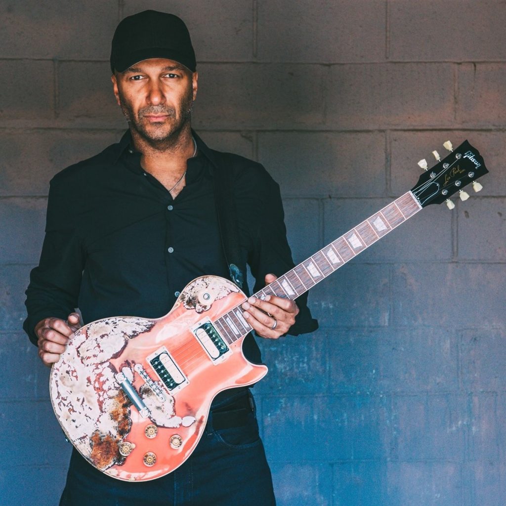 Watch Tom Morello throw a fan’s cell phone into the crowd