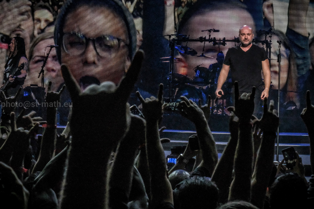 Disturbed’s David Draiman wants to sing the the National Anthem at the Super Bowl; Corey Taylor supports