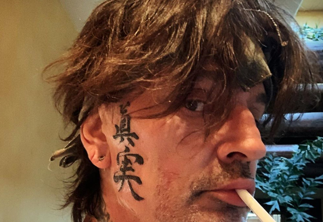 Mötley Crüe’s Tommy Lee got a face tattoo