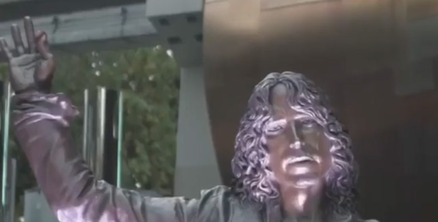 Chris Cornell statue in Seattle vandalized